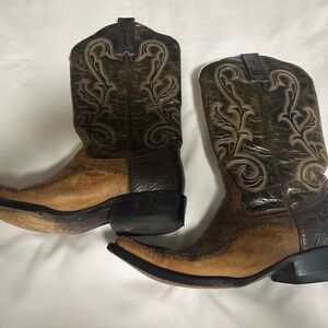 Men's Western Cowboy Boots in Brown and Tan
